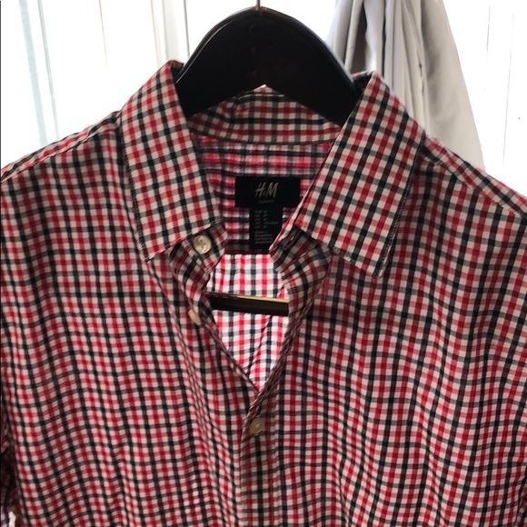 Red check shirt - Picture 3 of 3